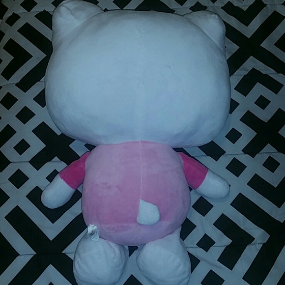 Hello Kitty Character - Picture 2 of 3